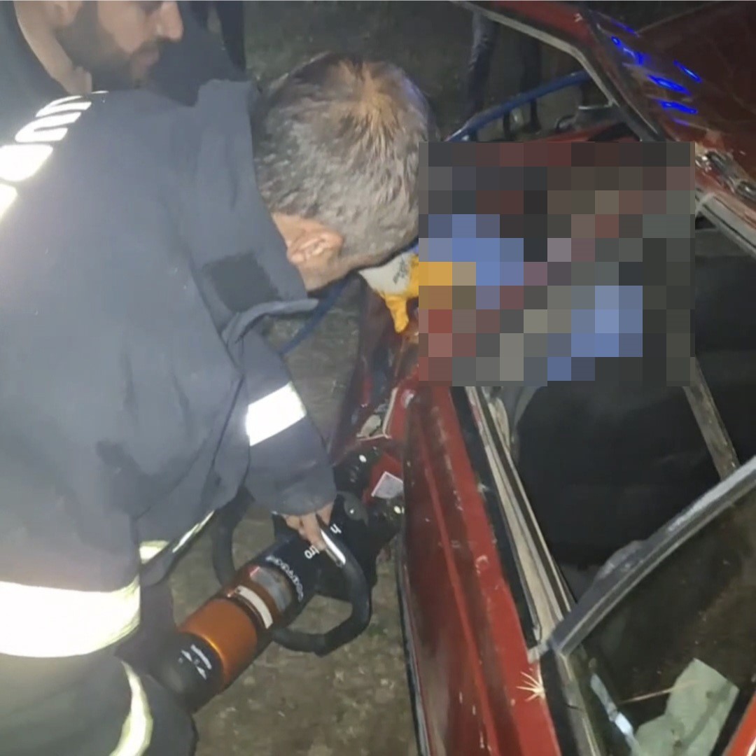 siverekte otomobil sarampole devrildi 1 olu 4 6BhJPq37