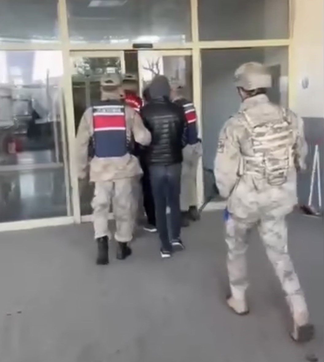 Siverek’te "sahte çürük raporu" operasyonu: 10 tutuklama 6 siverekte sahte curuk raporu operasyonu 10 tutuklama 2 agg2h8Cj