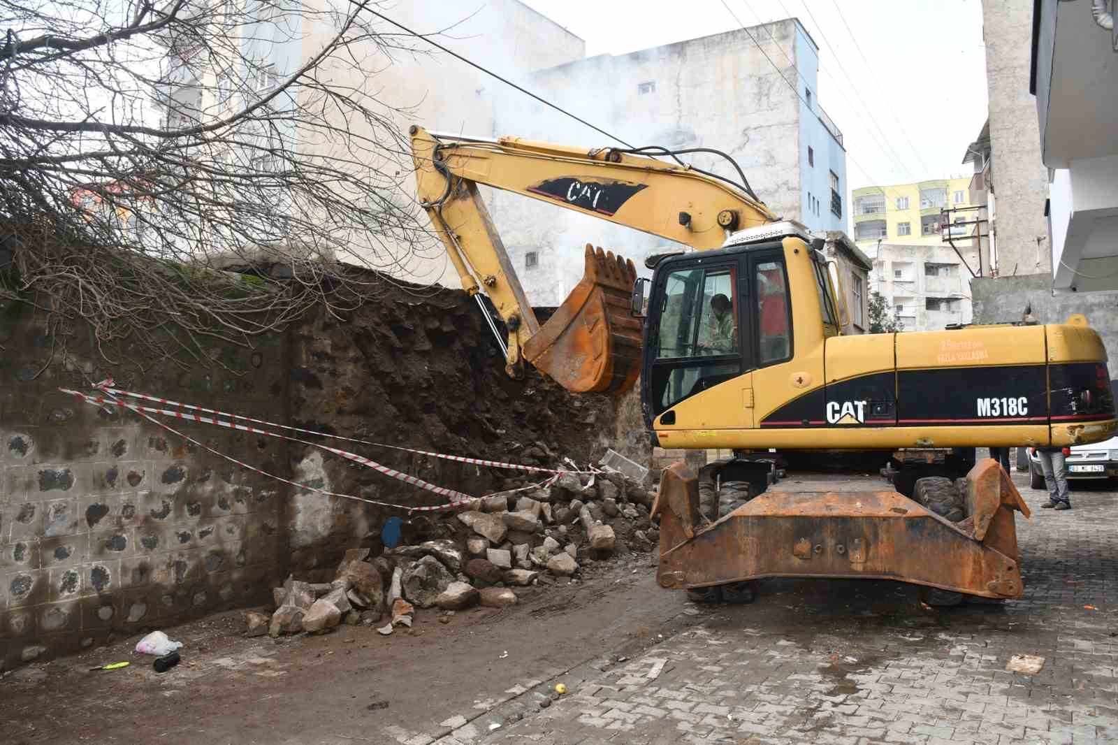 siverekte tehlike olusturan metruk evler bir bir yikiliyor 2 PRyrQtty