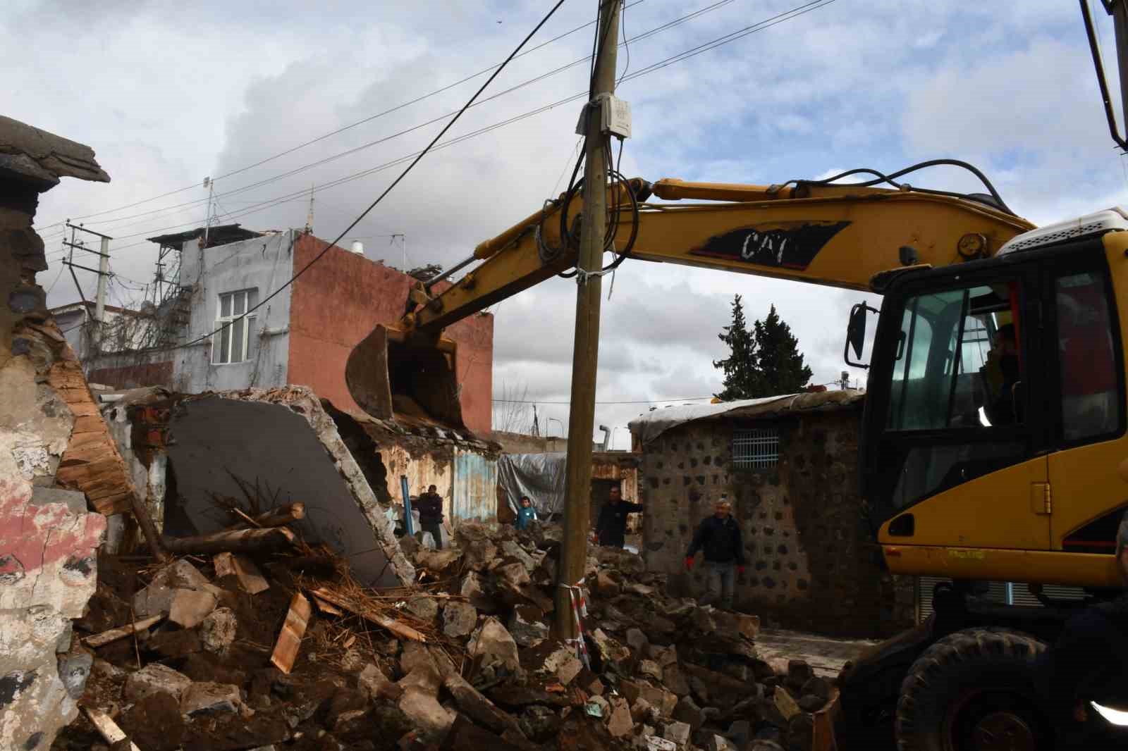 siverekte tehlike olusturan metruk evler bir bir yikiliyor 4 uDwrkiwU