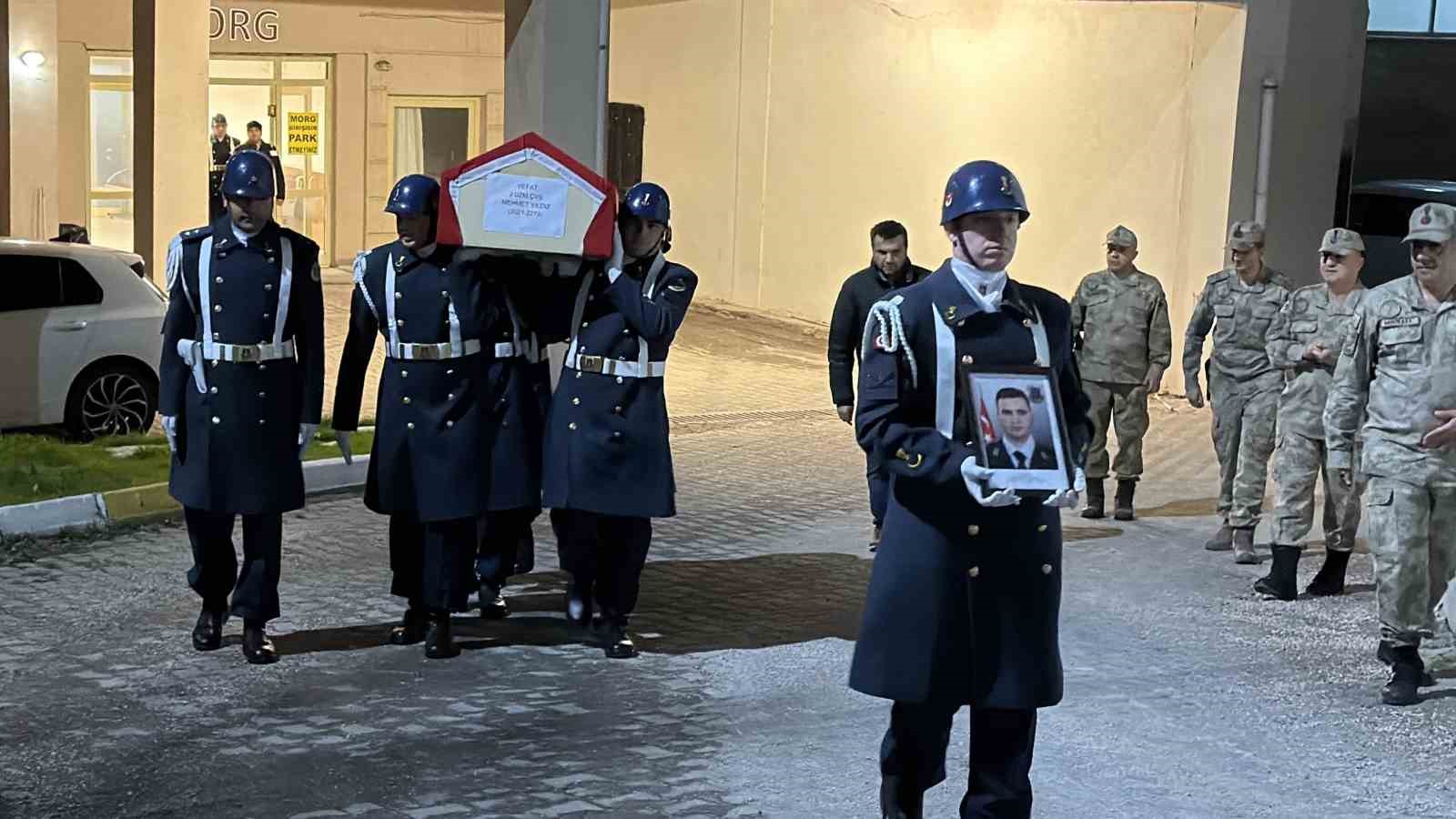 siverekte trafik kazasi 1 uzman cavus hayatini kaybetti 5 f172bZnE
