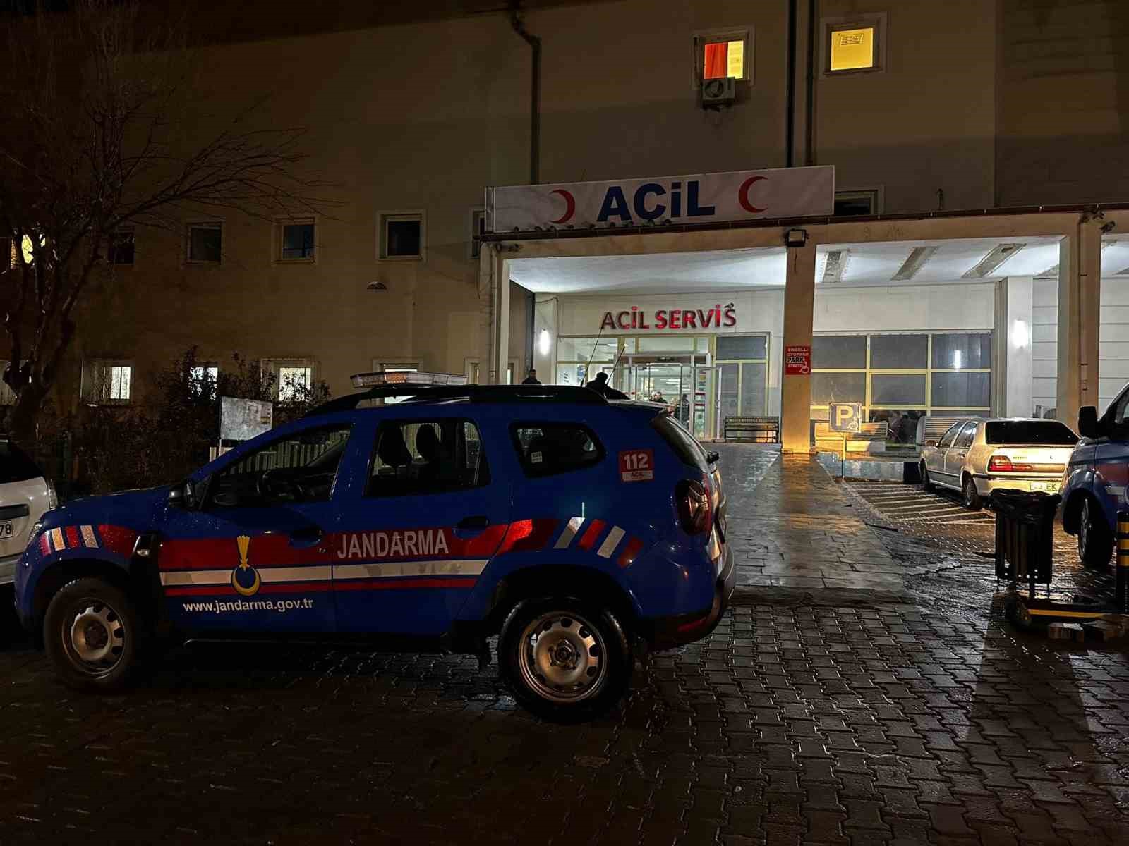 siverekte trafik kazasi 4 yarali 0 Tk1P1FXa
