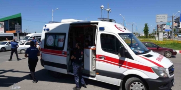 sivil-polis-araci-ile-motosiklet-carpisti-1-yarali-gOaPXdgP.jpg