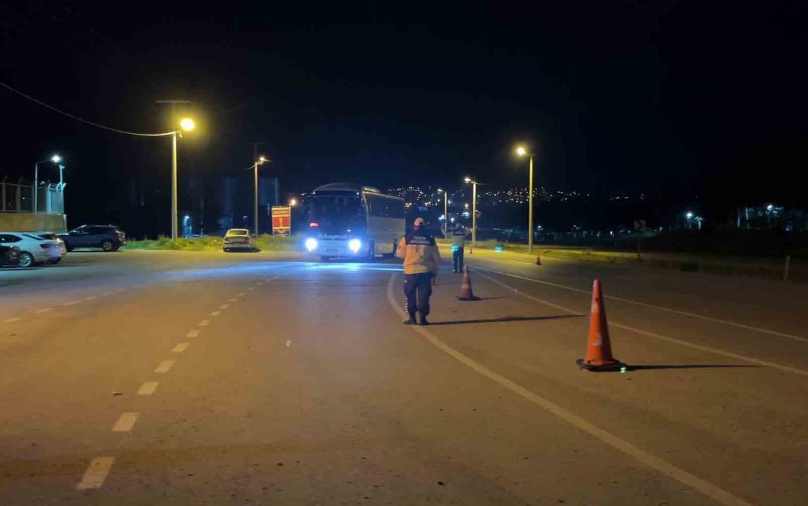sivil trafik jandarmalari sehirlerarasi otobuslerde 1 hvmEhLgg