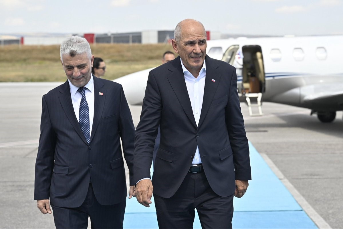 Slovakya Cumhurbaşkanı Pellegrini ve Slovenya Başbakanı Jansa Ankara’da 6 slovakya cumhurbaskani pellegrini ve slovenya basbakani jansa ankarada 2 RNDf8Pey
