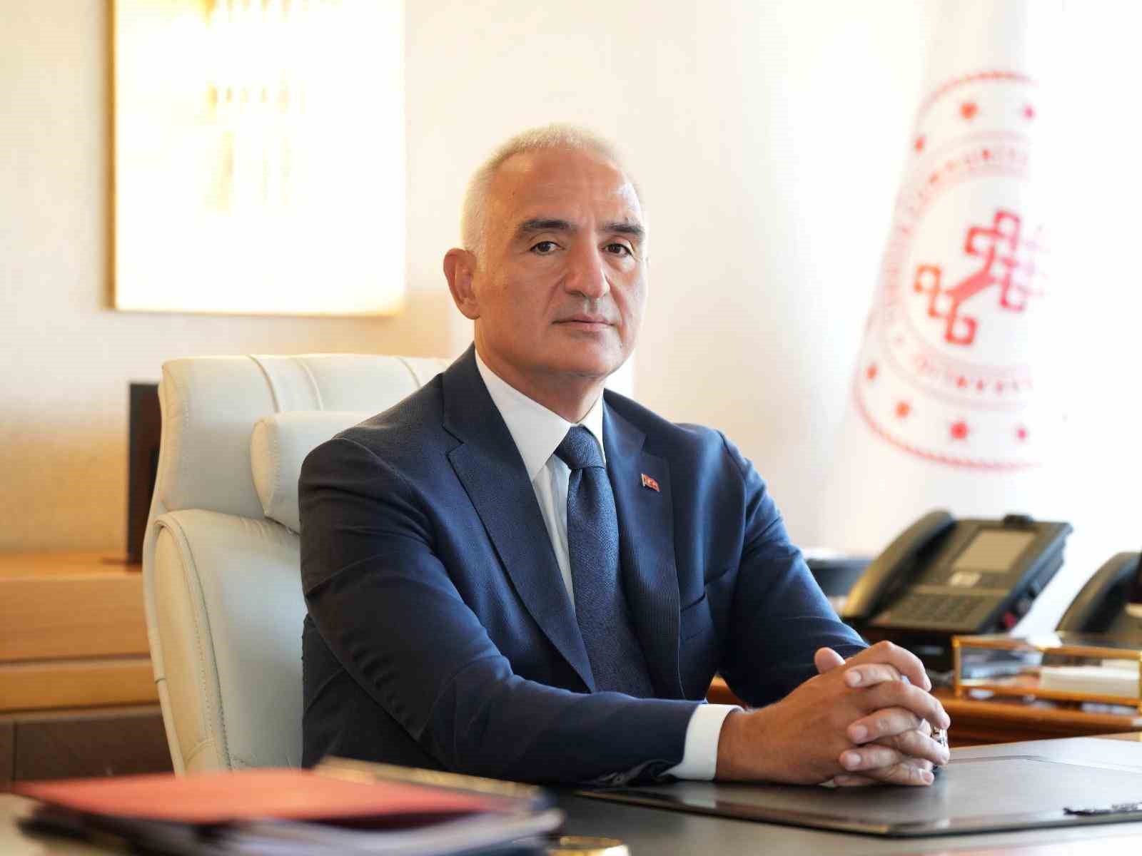 smyrnaya ait heykel basi ana vataninda abd heykeli turkiyeye iade etti 1 yDQ9jORK