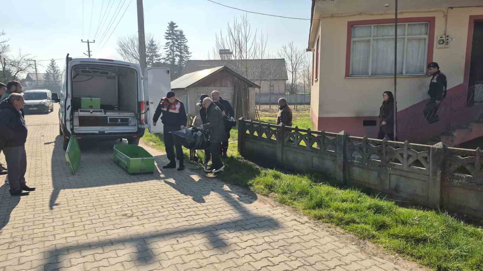 Sobadan sızan duman faciası: 1 kişi hayatını kaybetti, 3 kişi dumandan etkilendi 5 sobadan sizan duman faciasi 1 kisi hayatini kaybetti 3 kisi dumandan etkilendi 1 eaMBTRJC