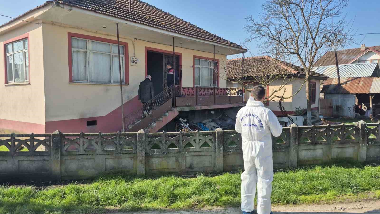 Sobadan sızan duman faciası: 1 kişi hayatını kaybetti, 3 kişi dumandan etkilendi 6 sobadan sizan duman faciasi 1 kisi hayatini kaybetti 3 kisi dumandan etkilendi 2 YZ7kSNOz