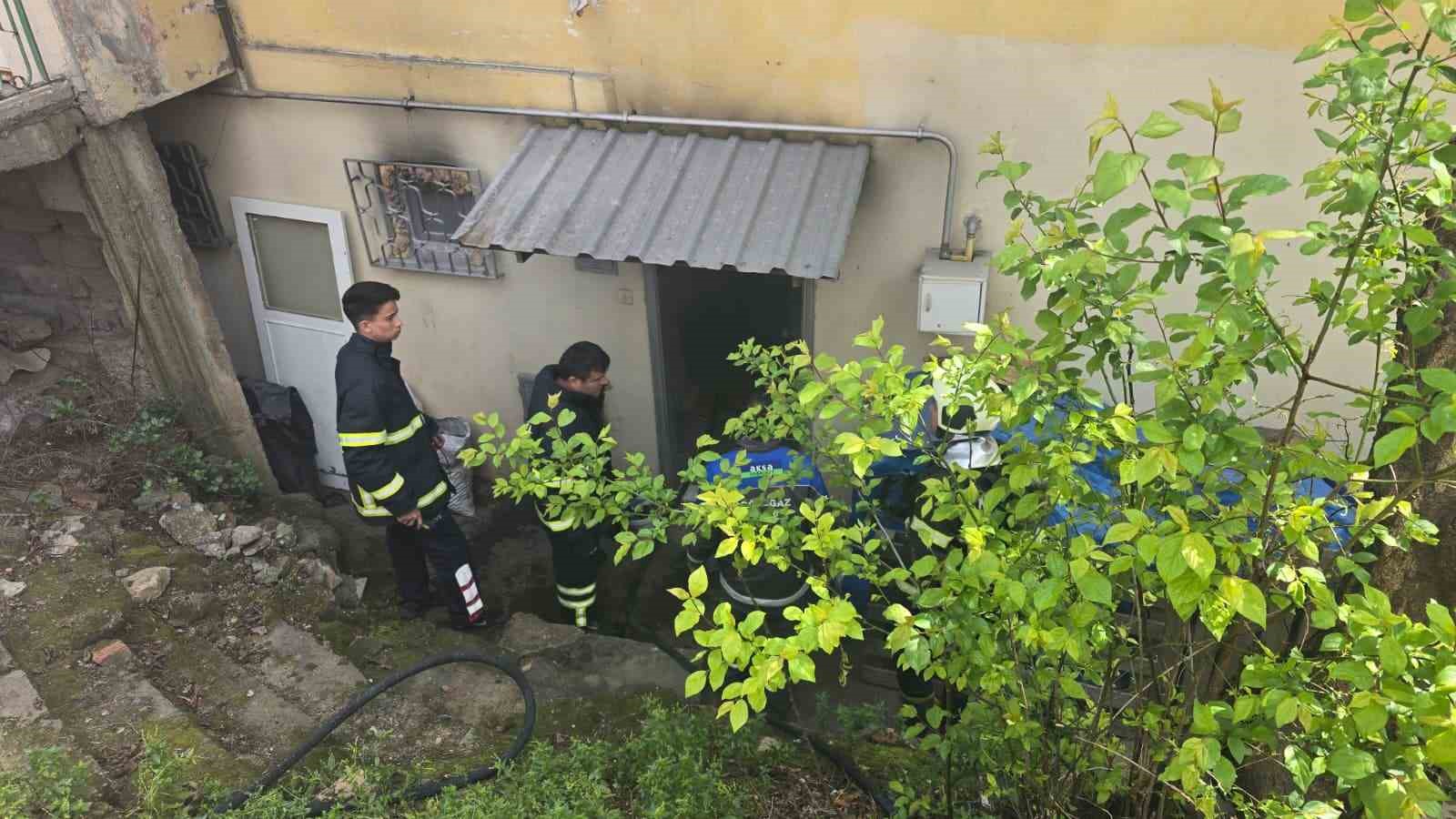 sofben alev aldi anne ve engelli kizi dumandan etkilendi 1