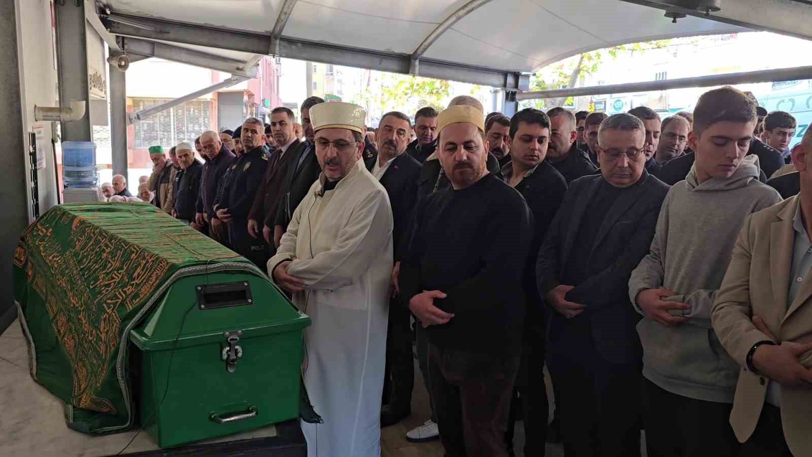 sofbenden sizan gazdan olen 18 yasindaki sebnem topraga verildi 2 kq8zlKtq
