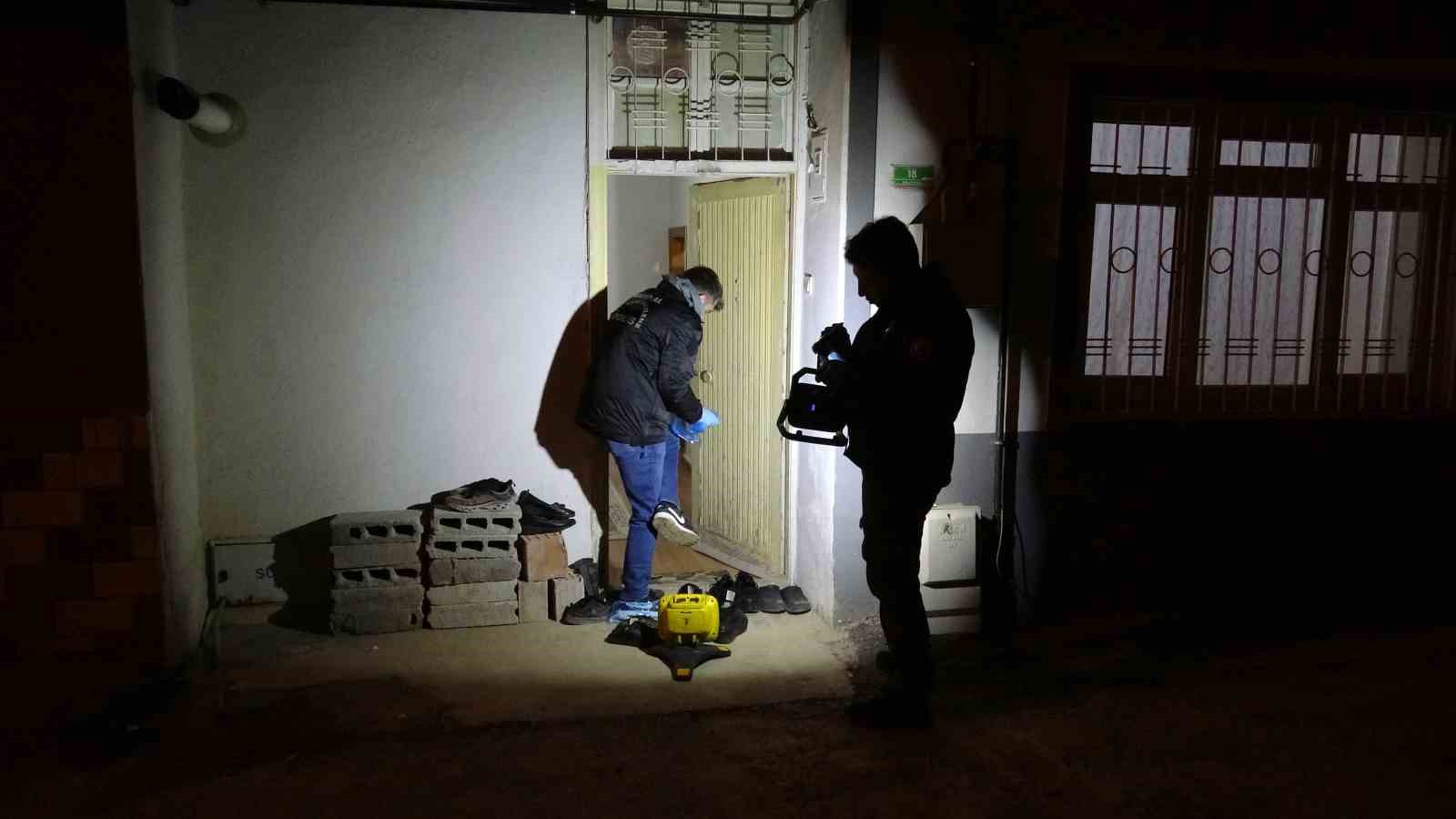 sofra bezi silkelerken duserek yaralanan ve kalbi duran kadin hayata donduruldu 0 jpz2IgqZ