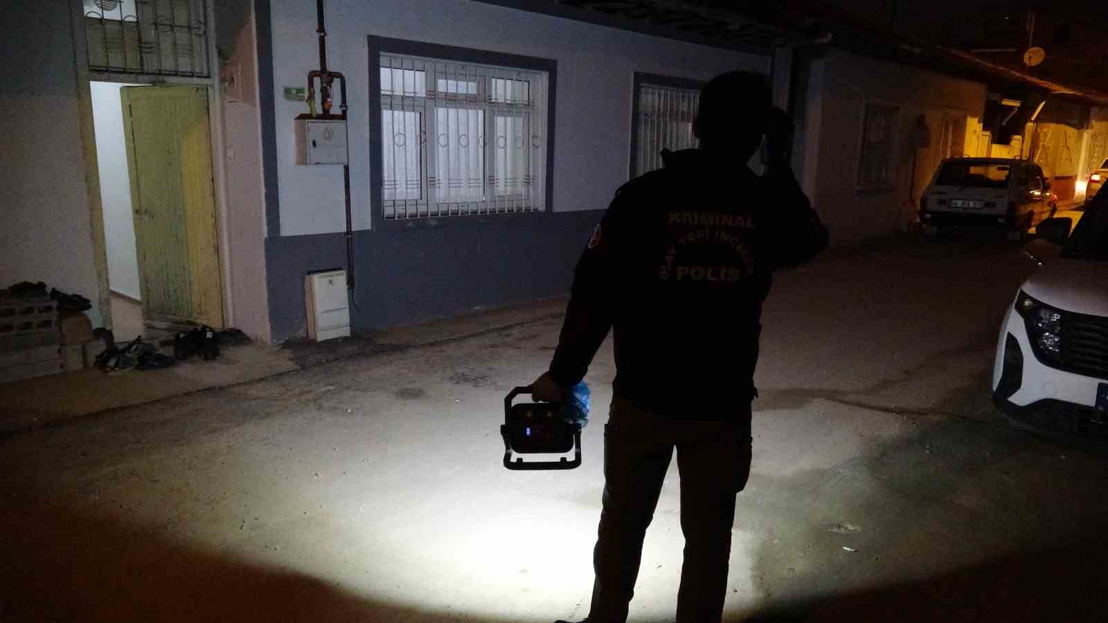sofra bezi silkelerken duserek yaralanan ve kalbi duran kadin hayata donduruldu 1 yREyZyRG