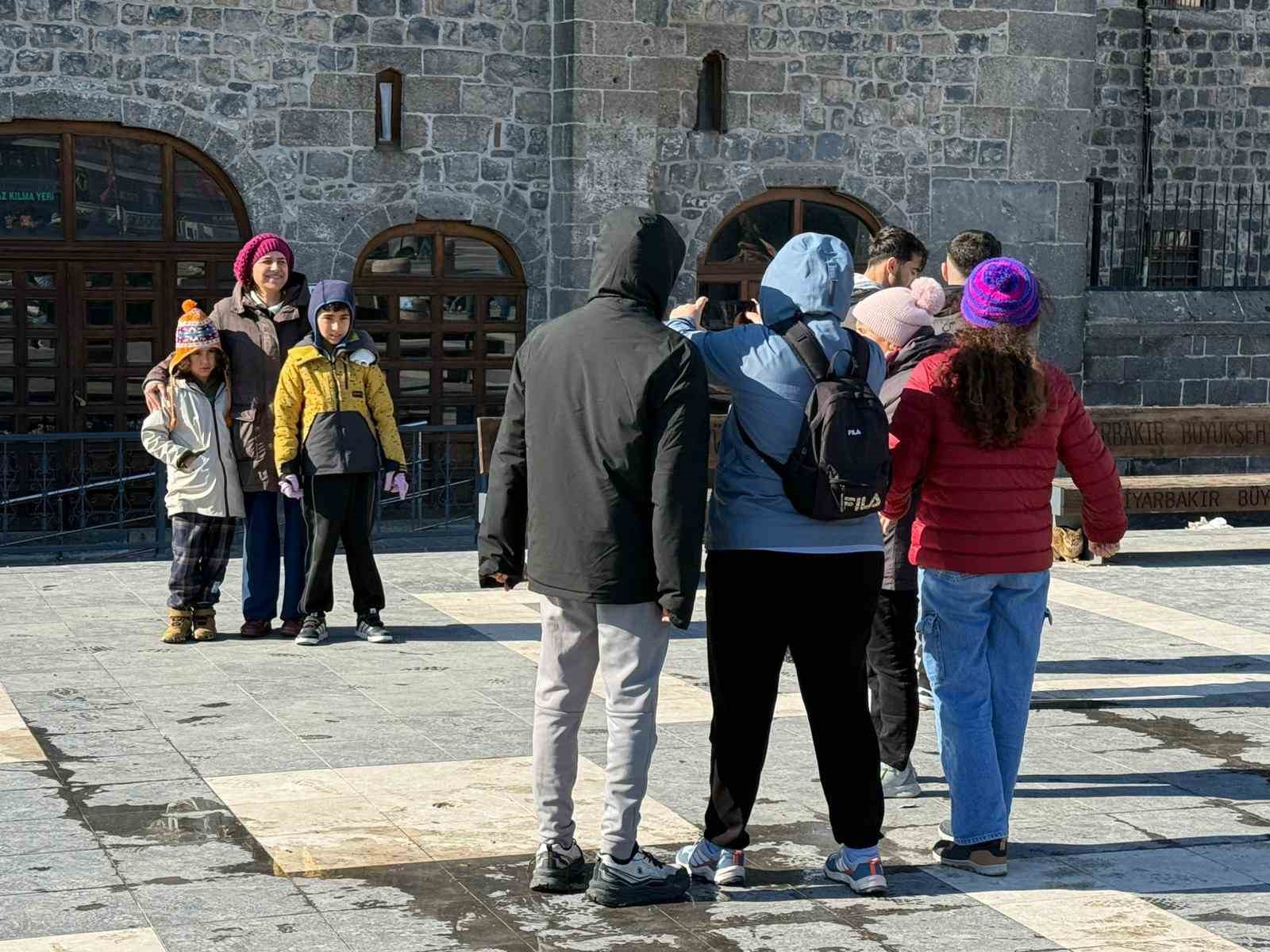 soguk havalar da turistleri durdurmadi diyarbakir misafirlerini agirlamaya devam ediyor 1 ROkcQUcm