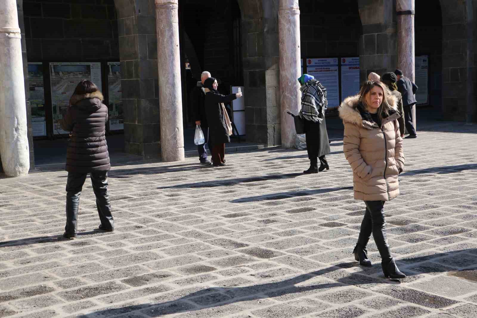 soguk havalar da turistleri durdurmadi diyarbakir misafirlerini agirlamaya devam ediyor 3