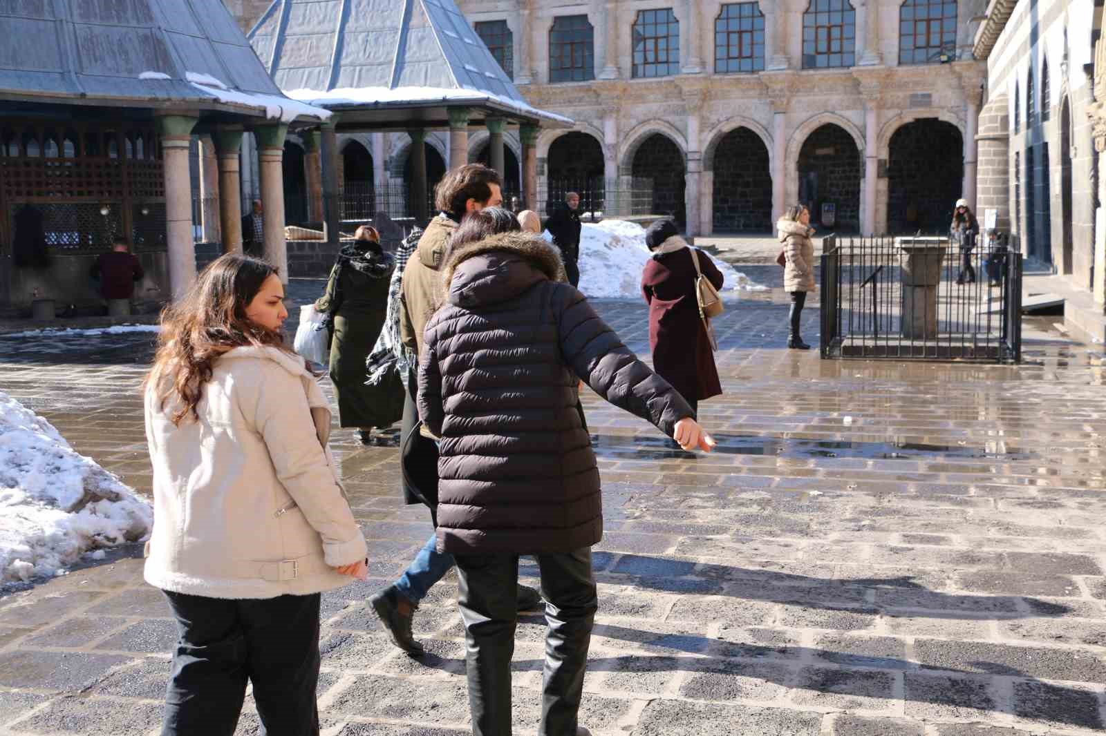 soguk havalar da turistleri durdurmadi diyarbakir misafirlerini agirlamaya devam ediyor 5 P565kem8