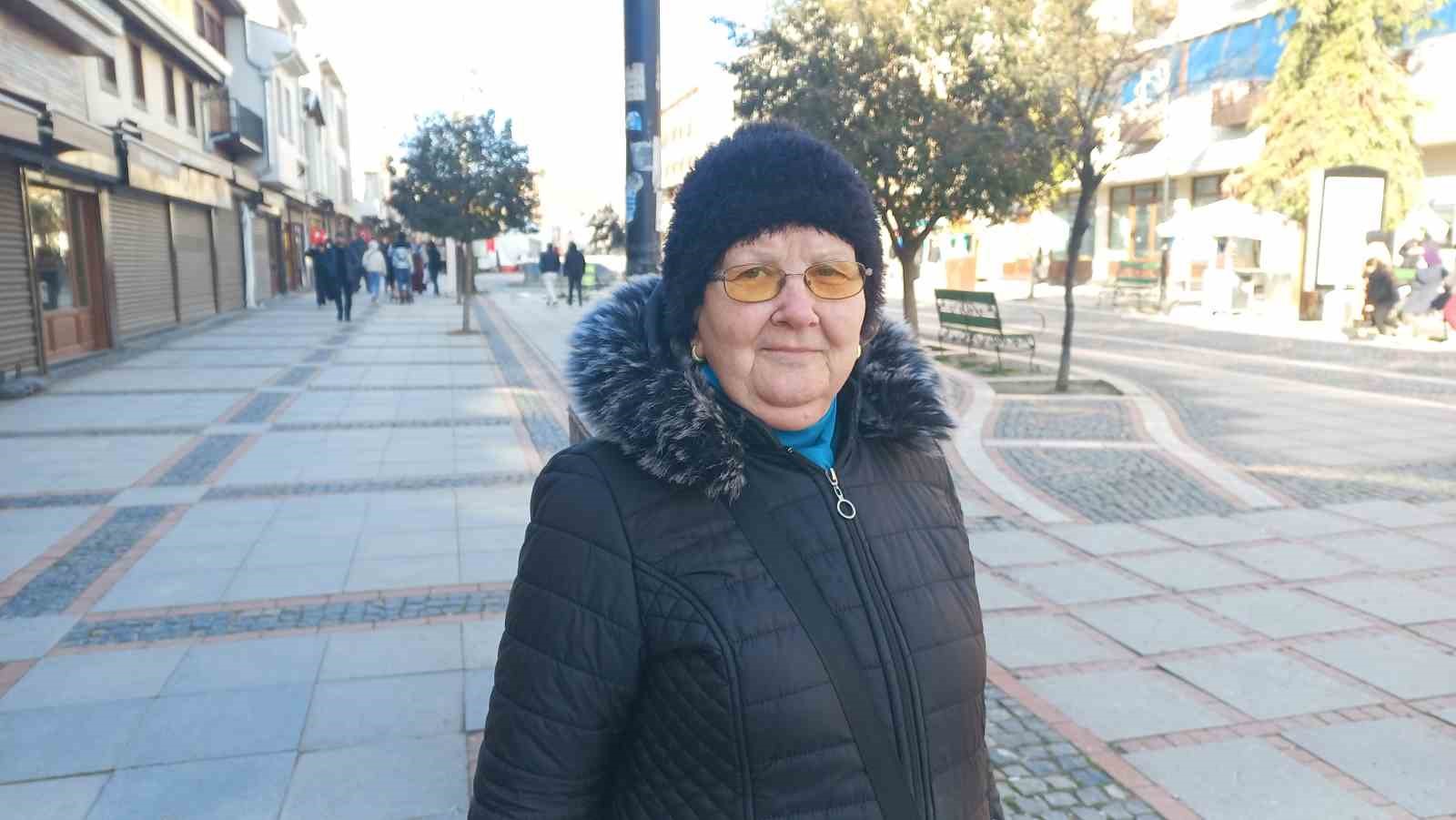 sogukta usuyen kuslar icin 5 kilometrelik sefkat yolculugu 1 cbSPtsBX