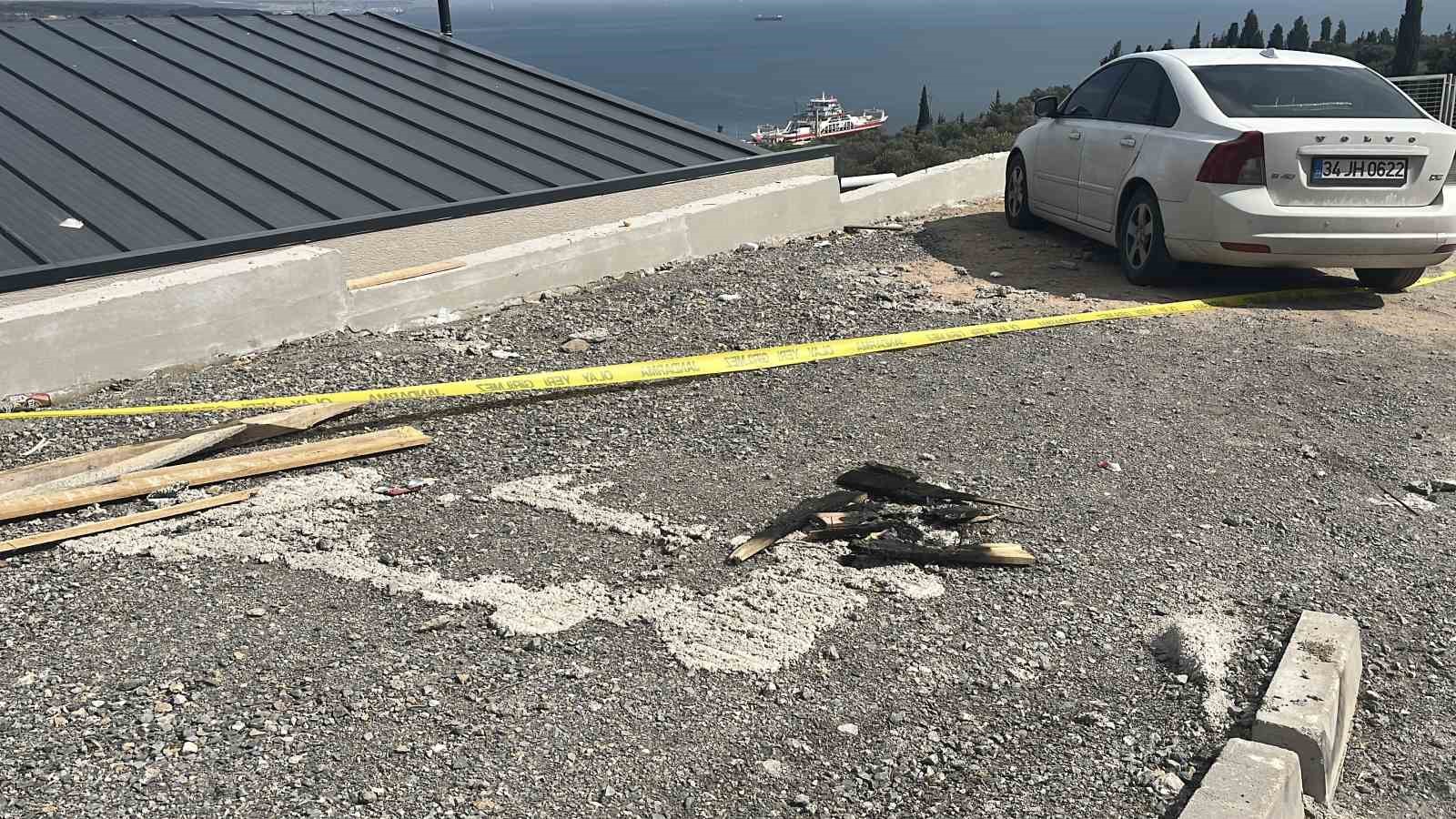 sohbet ederken 4 metre yukseklikten beton zemine dustu 4 XpSHY1iN