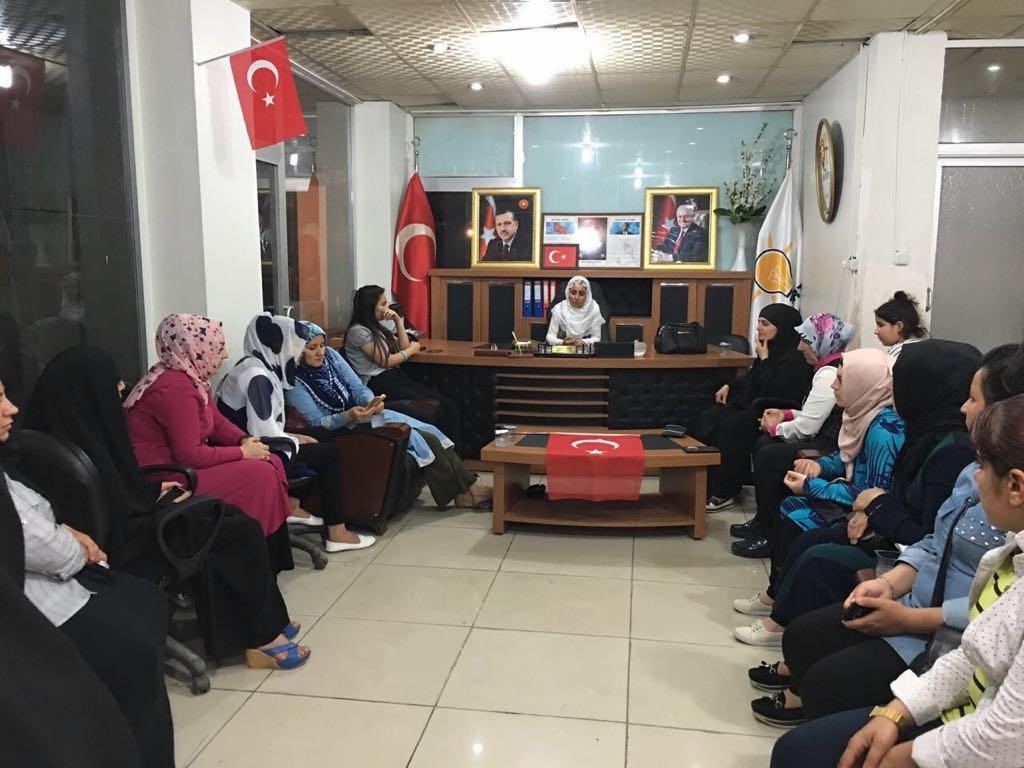 sokaga cikma yasagini hice saydilar darbecilere gecit vermediler 1 qJatVhaT