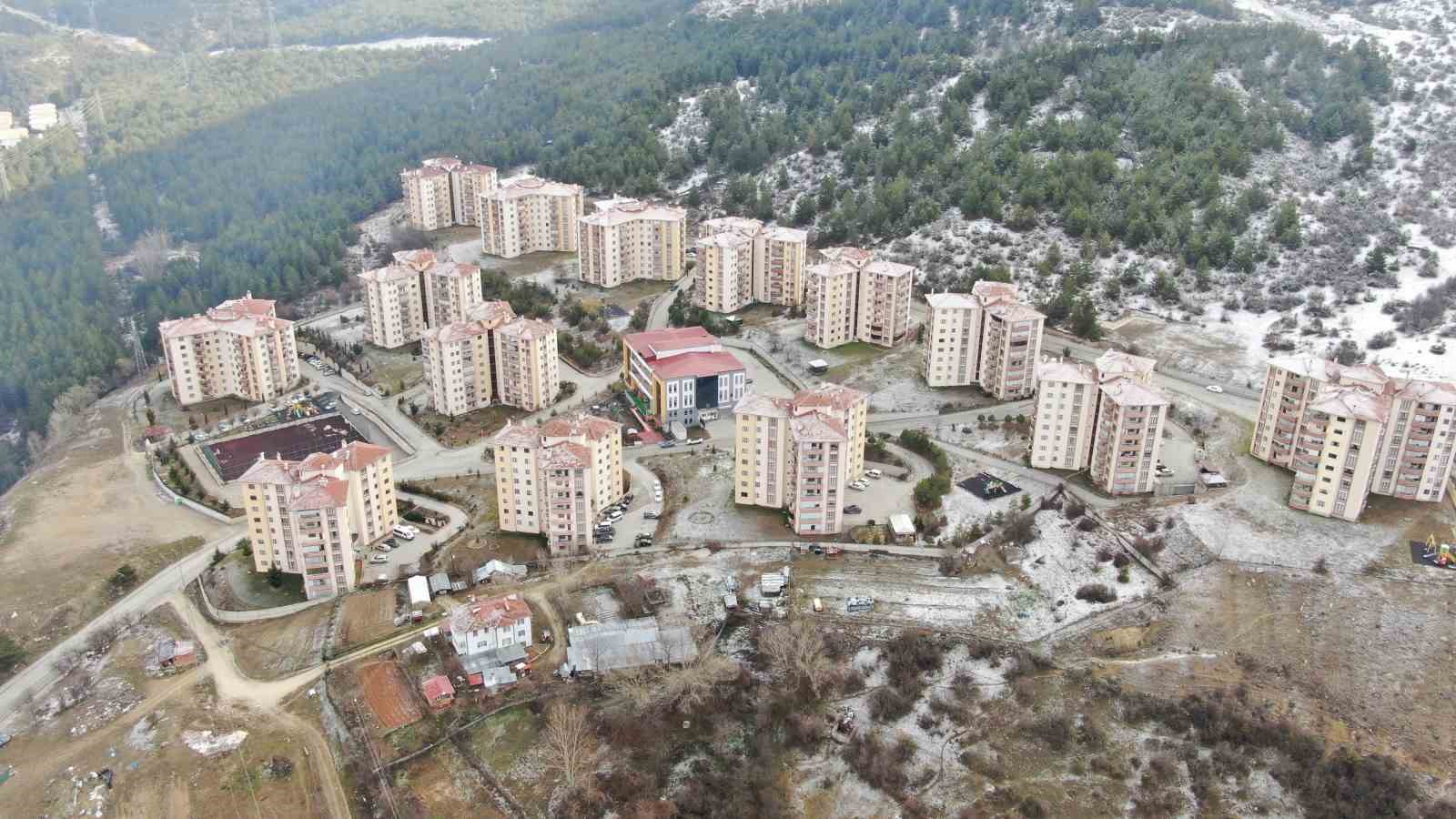 sokak kopeklerinin saldirisina ugrayan kadini vatandaslar kurtardi o anlar kamerada 5 DL9OH9PR