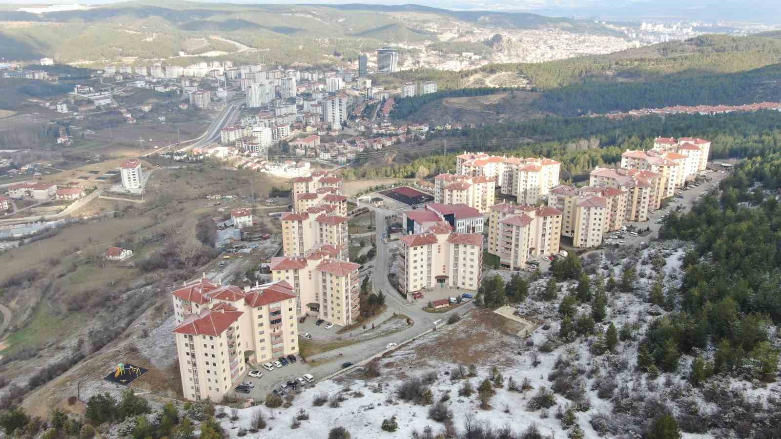 sokak kopeklerinin saldirisina ugrayan kadini vatandaslar kurtardi o anlar kamerada 6 TAKV6IRw