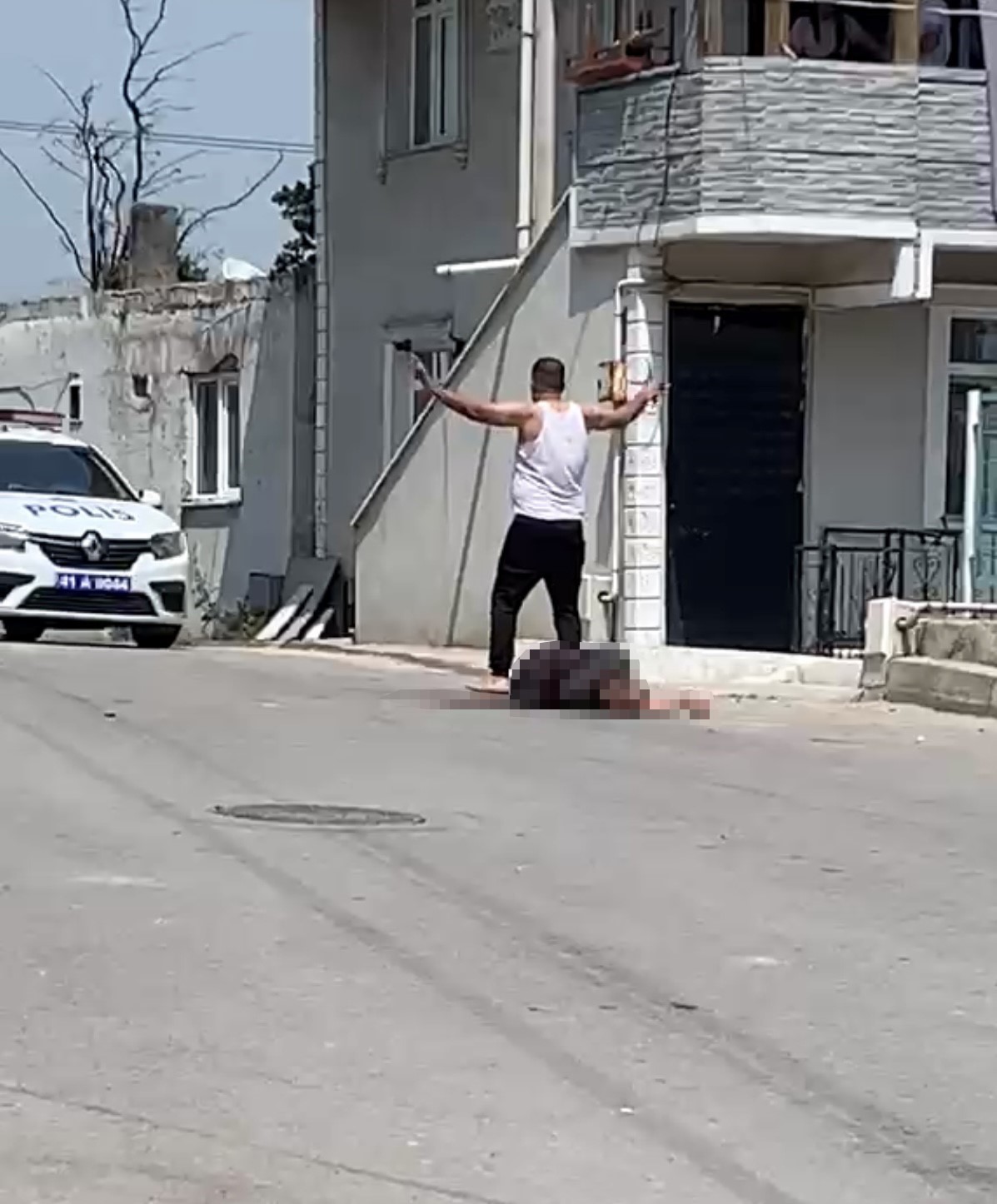sokak ortasinda esini olduren koca cocugumla goz goze gelince durdum 2 H3erzLLg