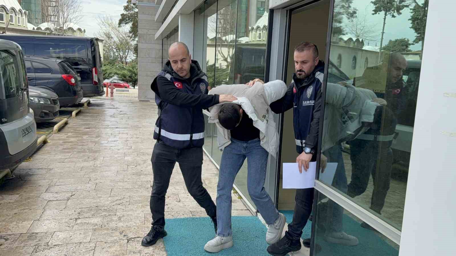 Sokak ortasında genç kadına dehşeti yaşatan taciz zanlısı tutuklandı 4 sokak ortasinda genc kadina dehseti yasatan taciz zanlisi tutuklandi 0