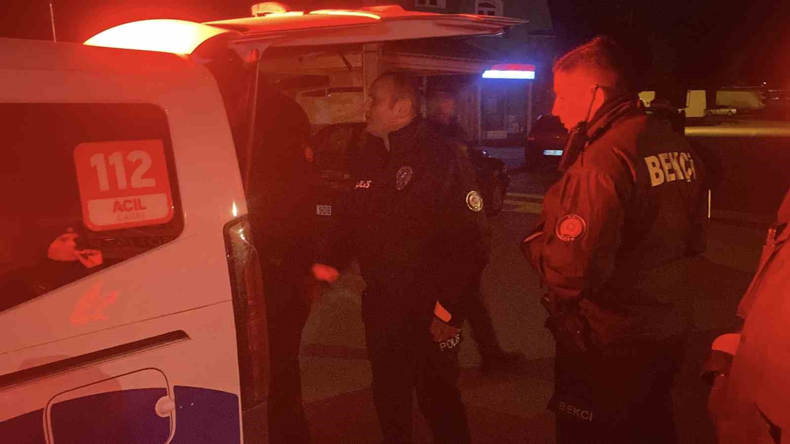sokak ortasinda karisiyla kavga eden alkollu sahis gozaltina alindi 1 RV666XYS