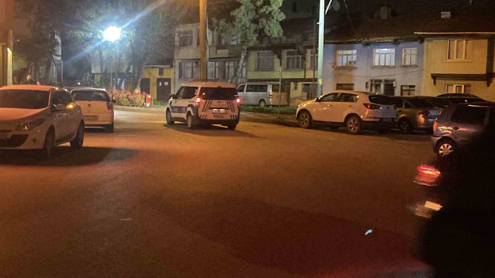 sokak ortasinda karisiyla kavga eden alkollu sahis gozaltina alindi 3 vLA27ANH