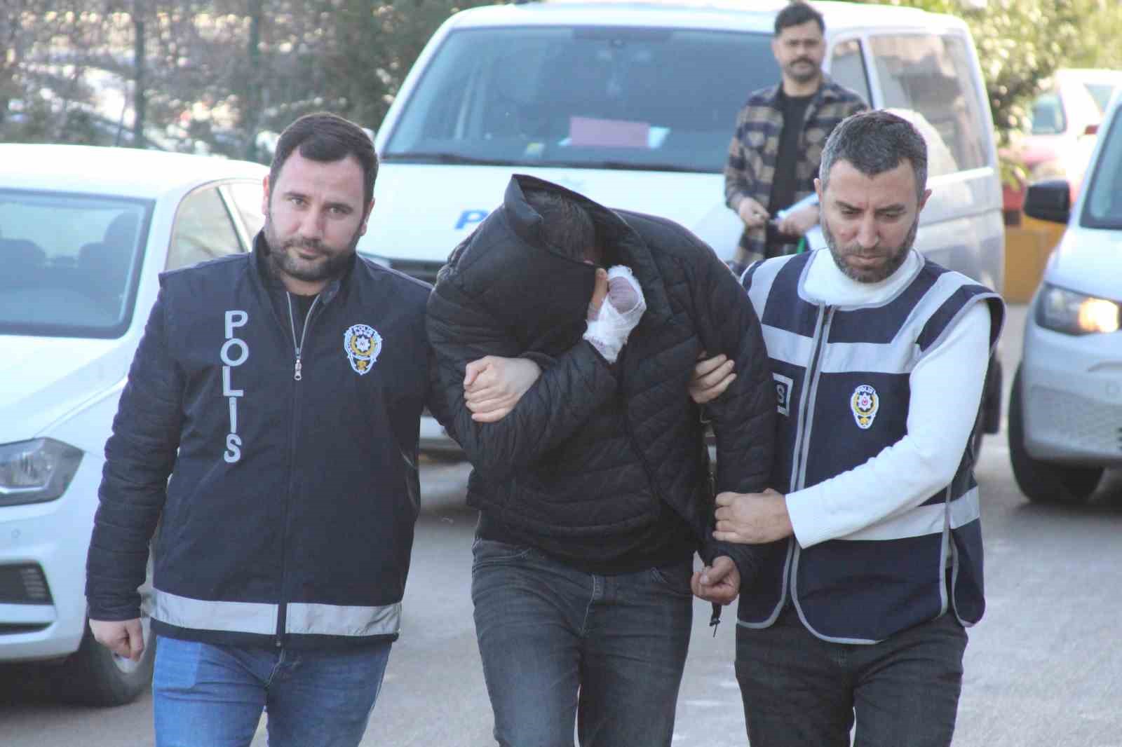 sokak ortasinda kavga eden eski cift adli kontrolle serbest kaldi 1 cZh9hepJ