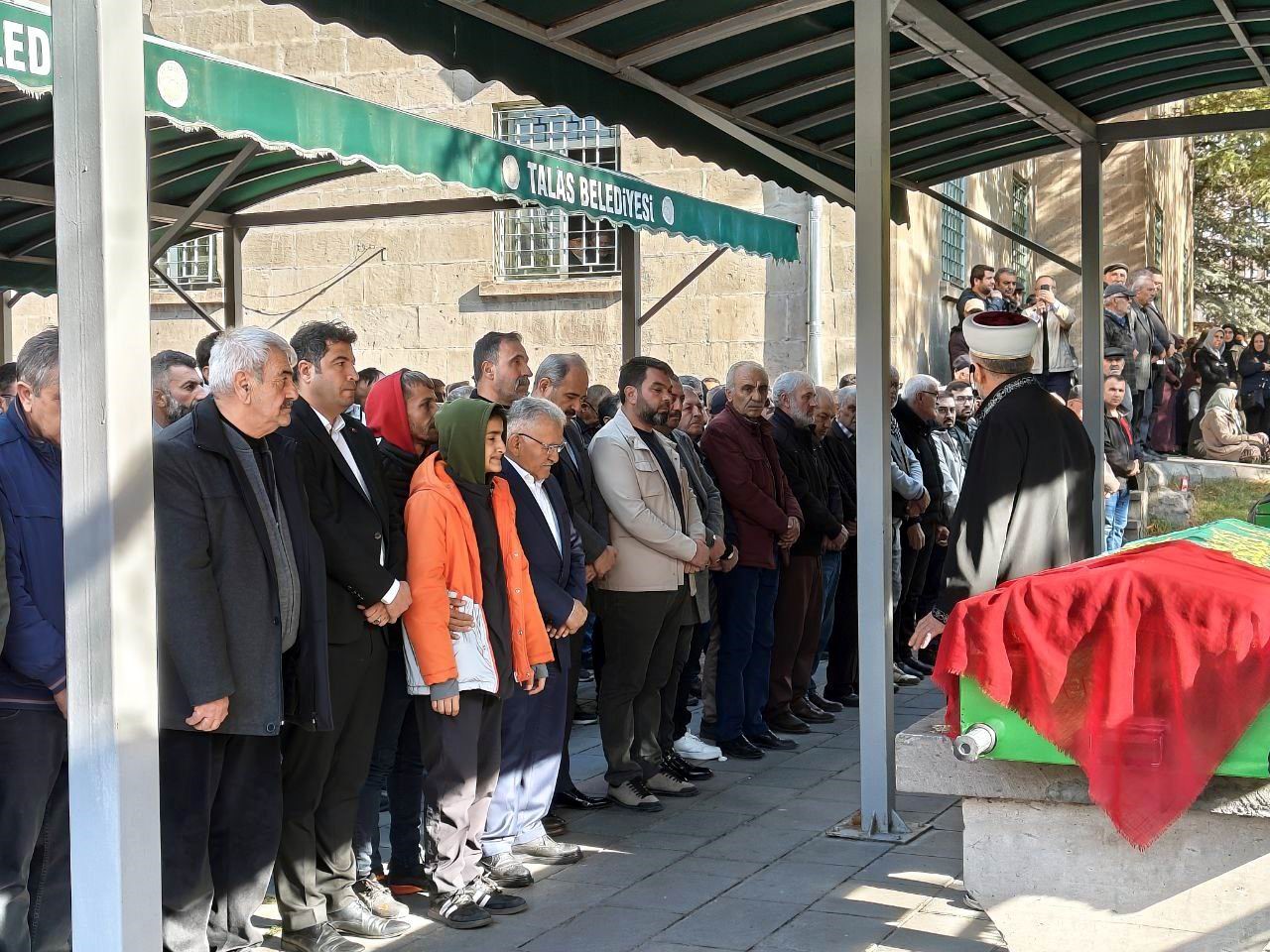 sokak ortasinda oldurulen kadina oglundan son gorev 0 aQJ7wUEd