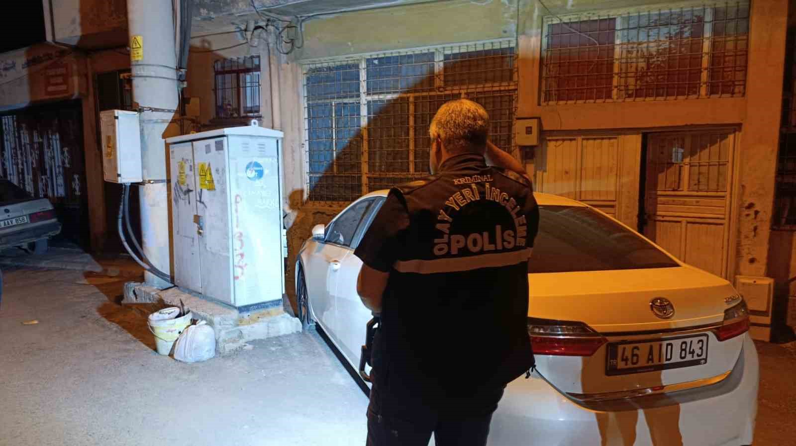 sokak ortasinda rastgele ates acti 1i kadin 2 kisi yaralandi 3 Jc446DBG