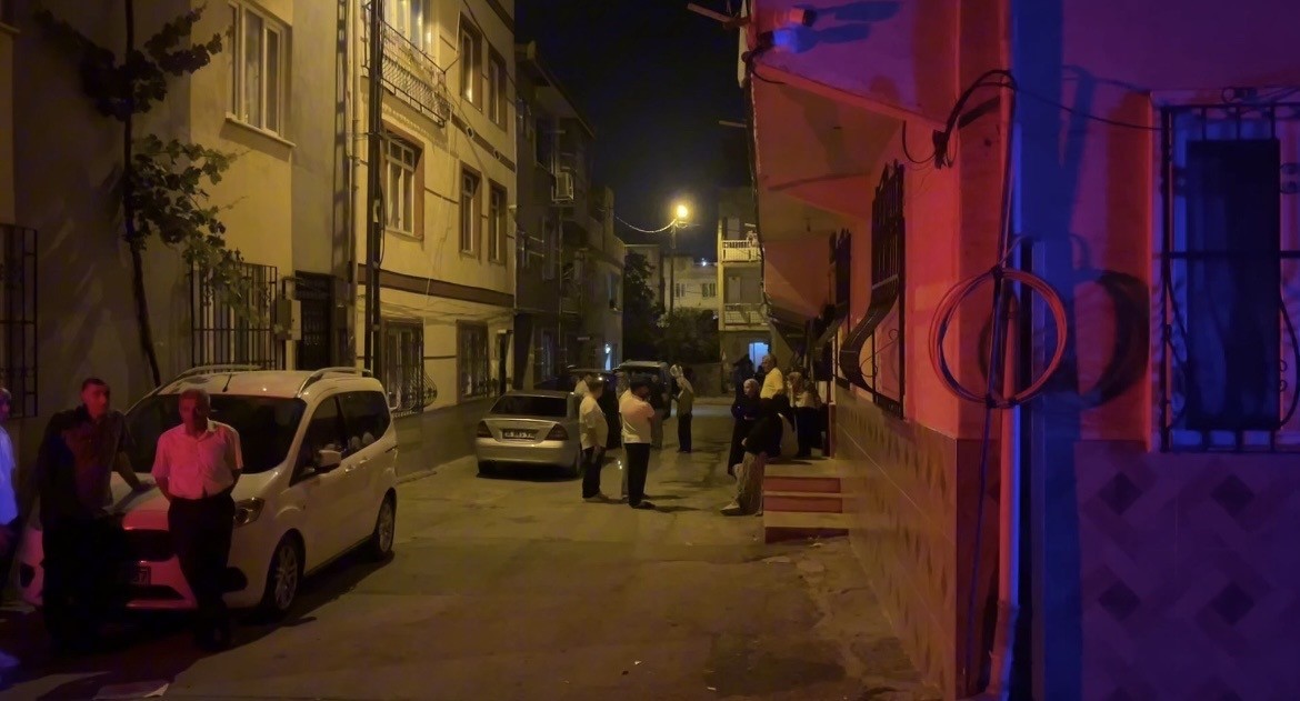 sokak ortasinda silahli kavga 1 yarali 4 WcZ1ZeI6
