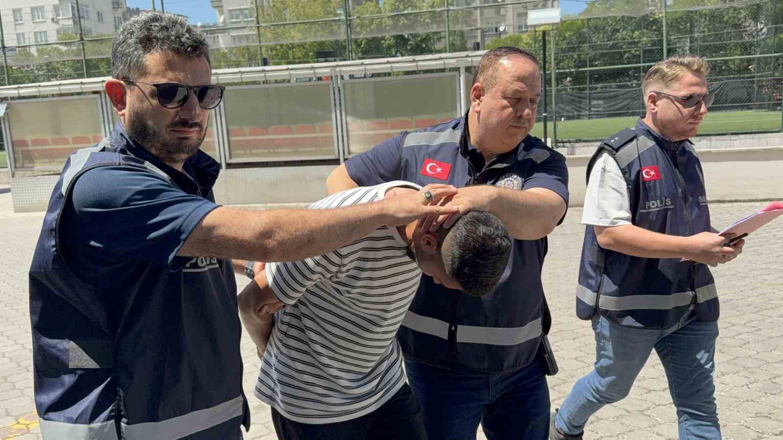 Sokakta takip ettiği kadına cinsel saldırıda bulunan şahıs tutuklandı 4 sokakta takip ettigi kadina cinsel saldirida bulunan sahis tutuklandi 0 pQqTFjqC