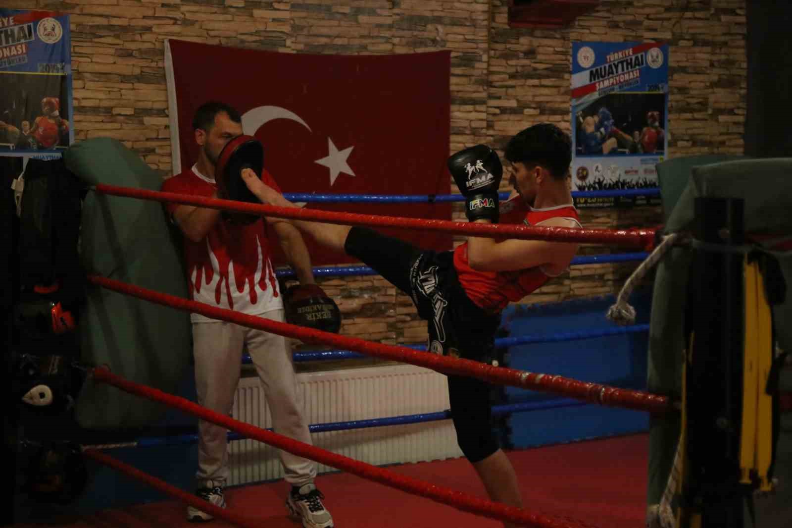 Sokaktan geçerken gördüğü spor salonu hayatını değiştirdi: Şimdi dünya şampiyonluğu peşinde 9 sokaktan gecerken gordugu spor salonu hayatini degistirdi simdi dunya sampiyonlugu pesinde 5