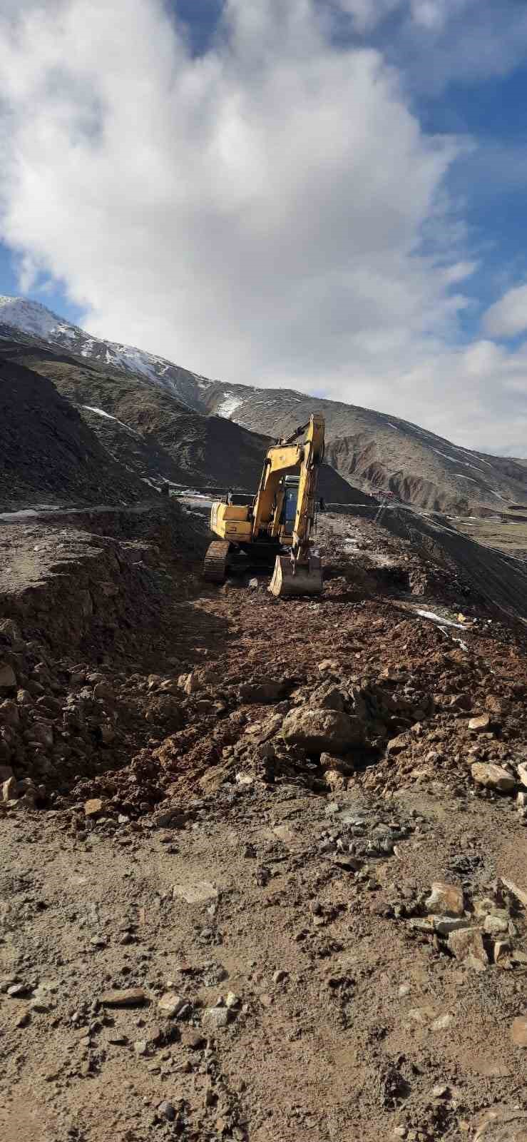 solhanda heyelan ve yol cokmesine karsi yogun mesai 1 SaVAiFrv