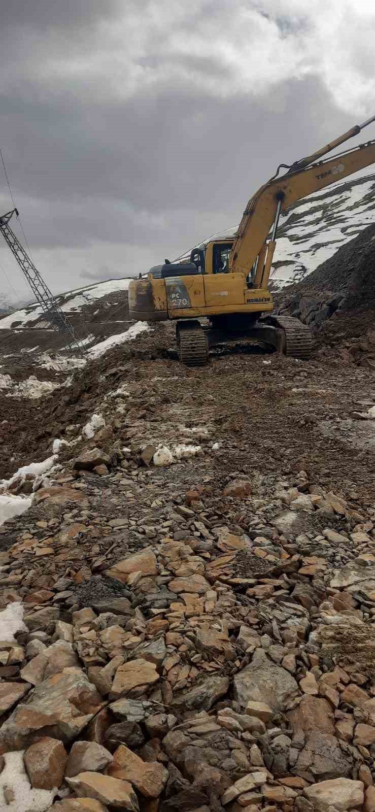 solhanda heyelan ve yol cokmesine karsi yogun mesai 2 74erpLXF