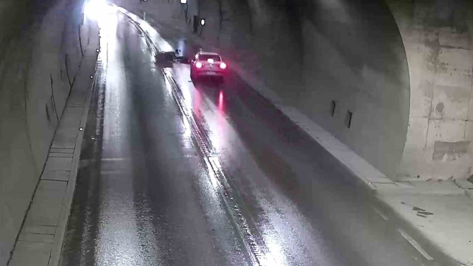 sollamaya calistigi otomobilin onune dustu ezilmekten son anda kurtuldu 1 FpOWcqJ8