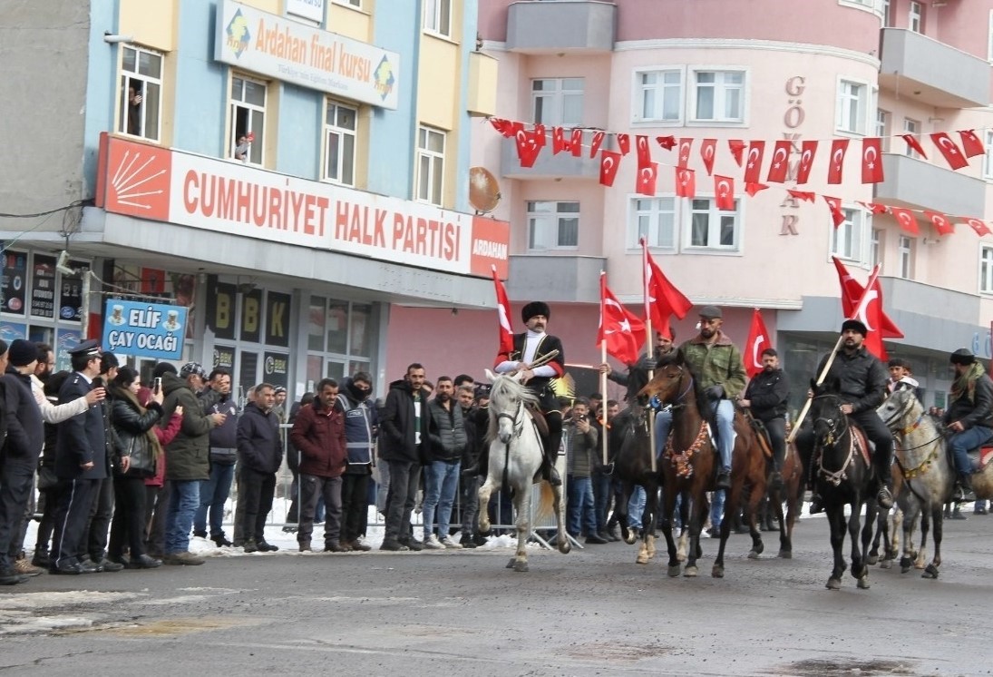 solo turkten ardahanin kurtulus gununde nefes kesen gosteri 3 IRffI1Iw