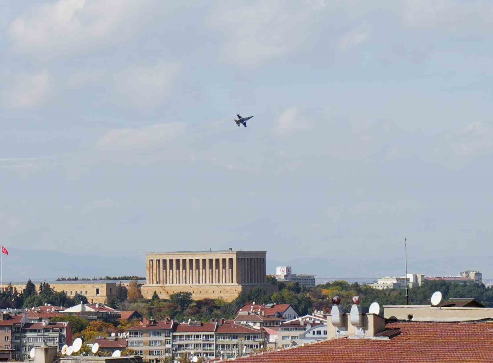 soloturk anitkabir semalarinda cevre tanima ucusunu icra etti 4 Aav87Icu