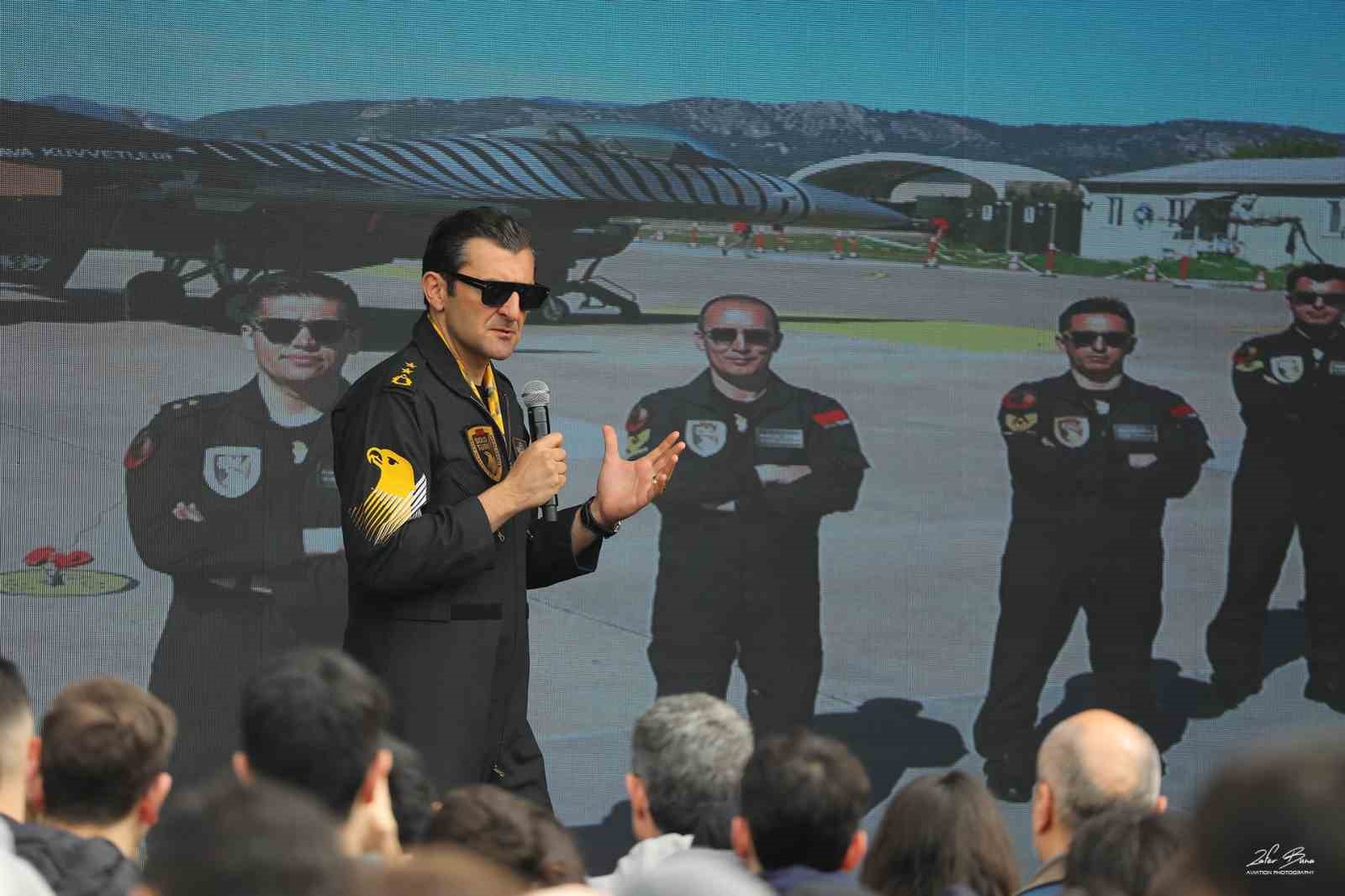 soloturk pilotlari istanbulda vatandaslarla bir araya geldi 1 JVf8mBhB