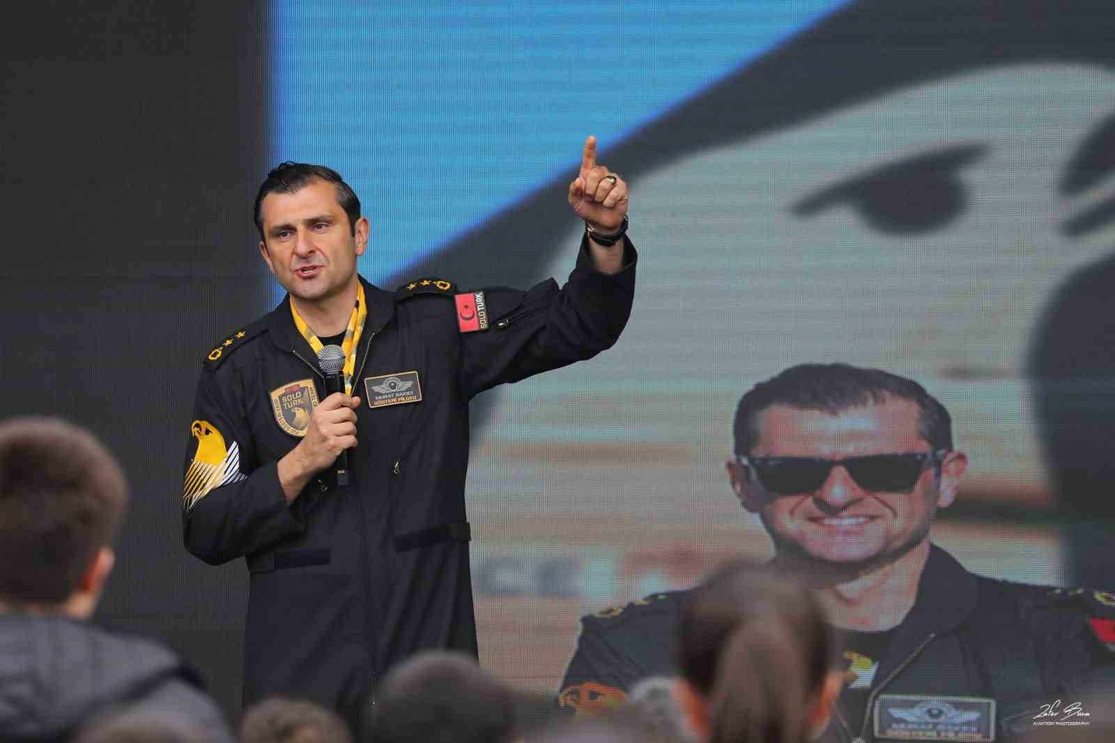 soloturk pilotlari istanbulda vatandaslarla bir araya geldi 10 PpBhfWp1