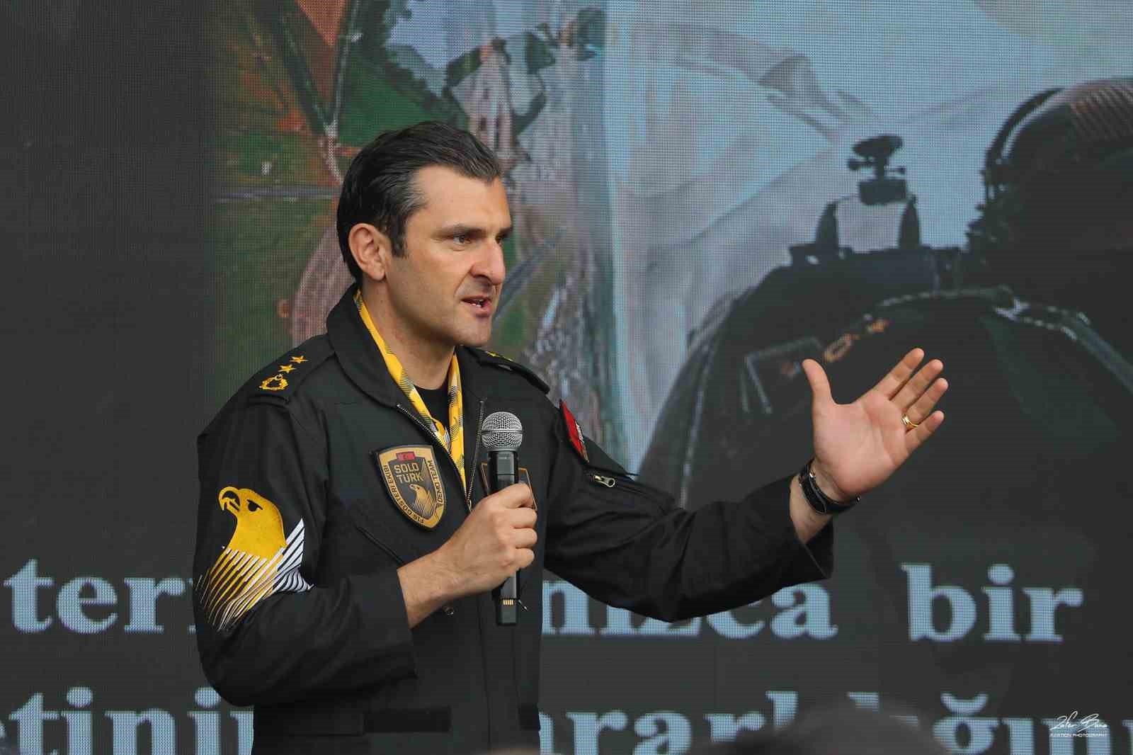 soloturk pilotlari istanbulda vatandaslarla bir araya geldi 11 eejaThtu