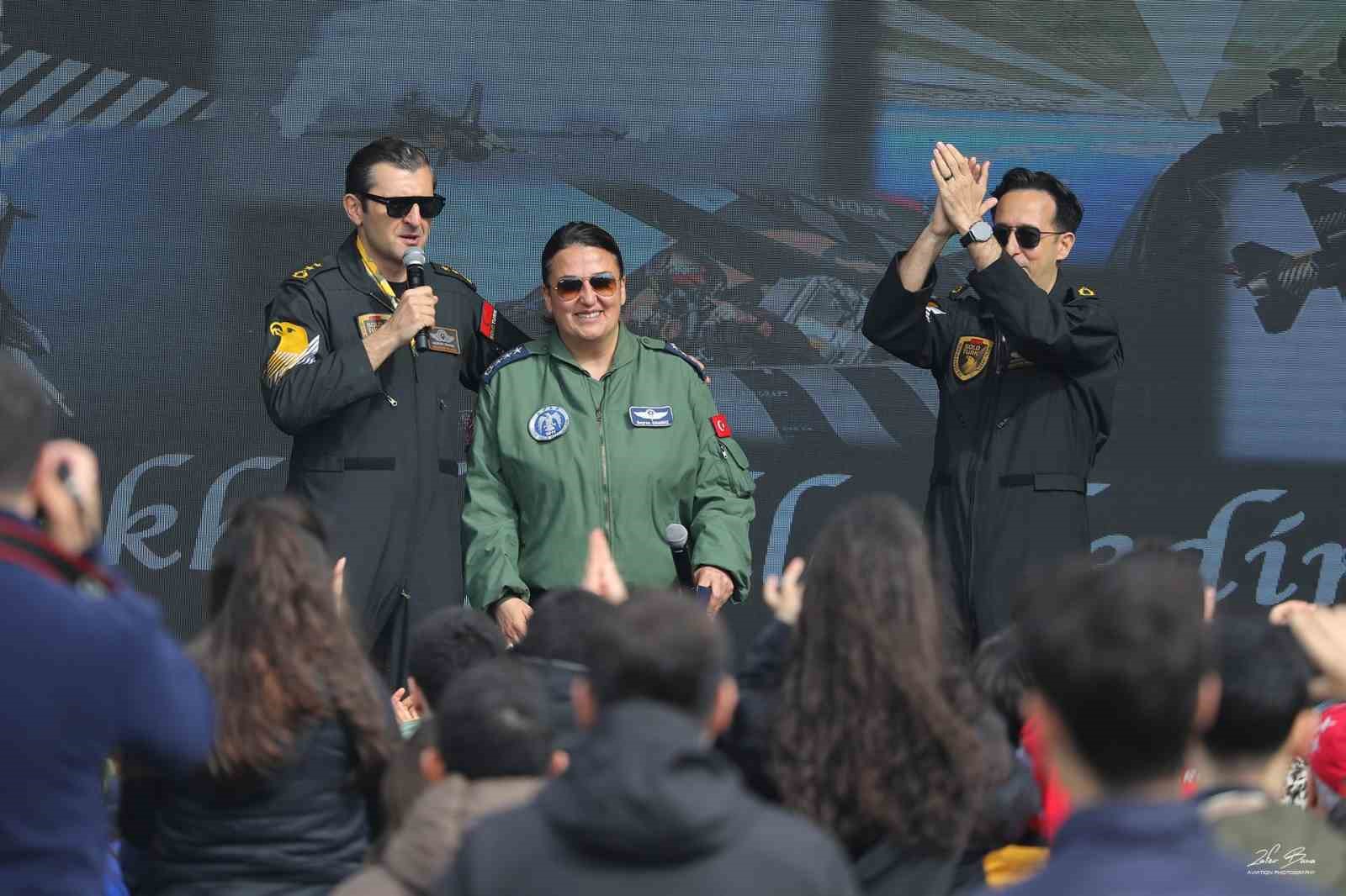 soloturk pilotlari istanbulda vatandaslarla bir araya geldi 4 f3WdjMmf