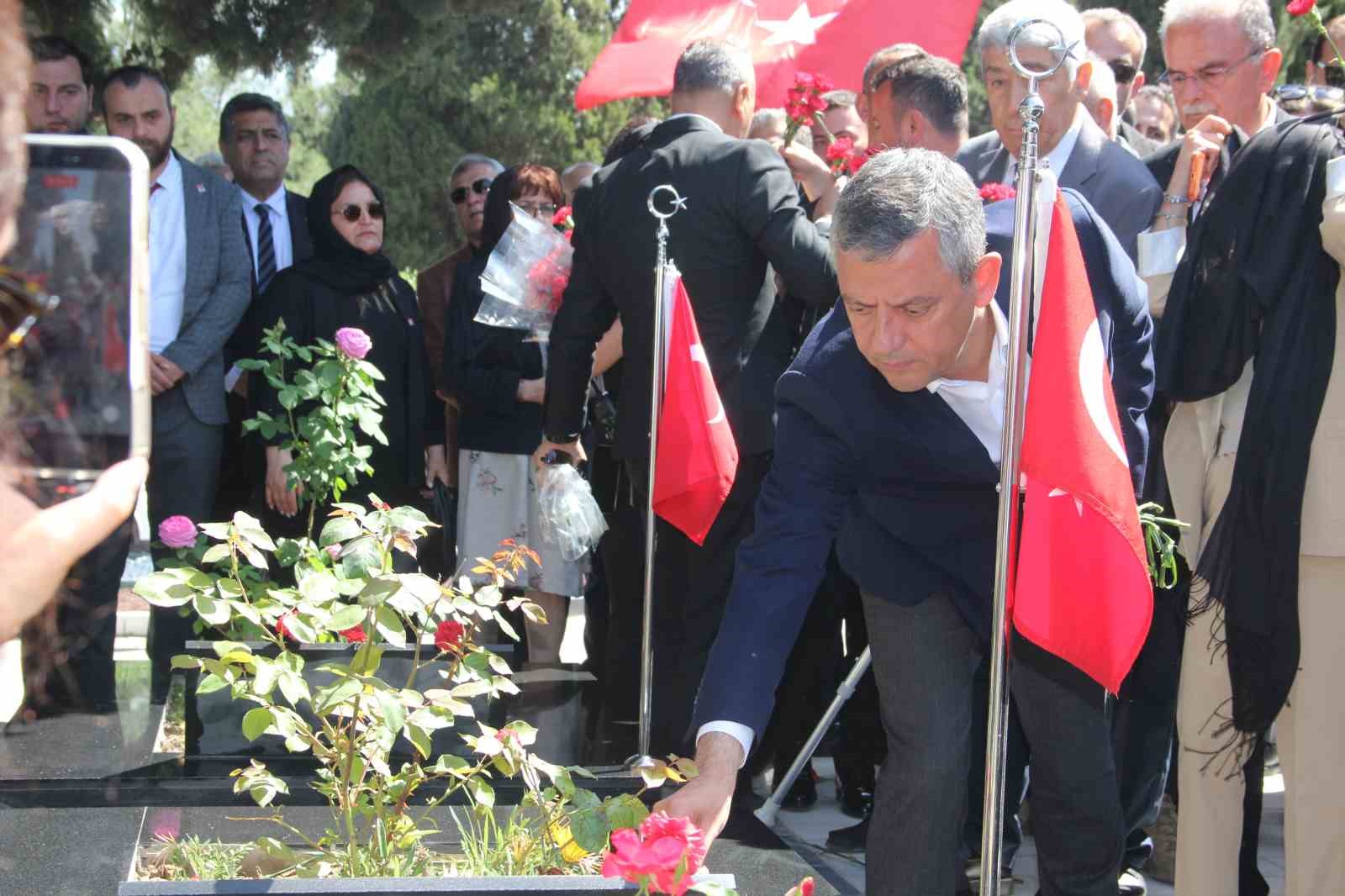 soma maden sehitleri mezarlari basinda anildi 6