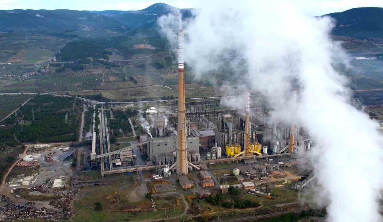 somada termik santralden yukselen siyah duman kentin solugunu kesiyor 2 5ERaKJRj