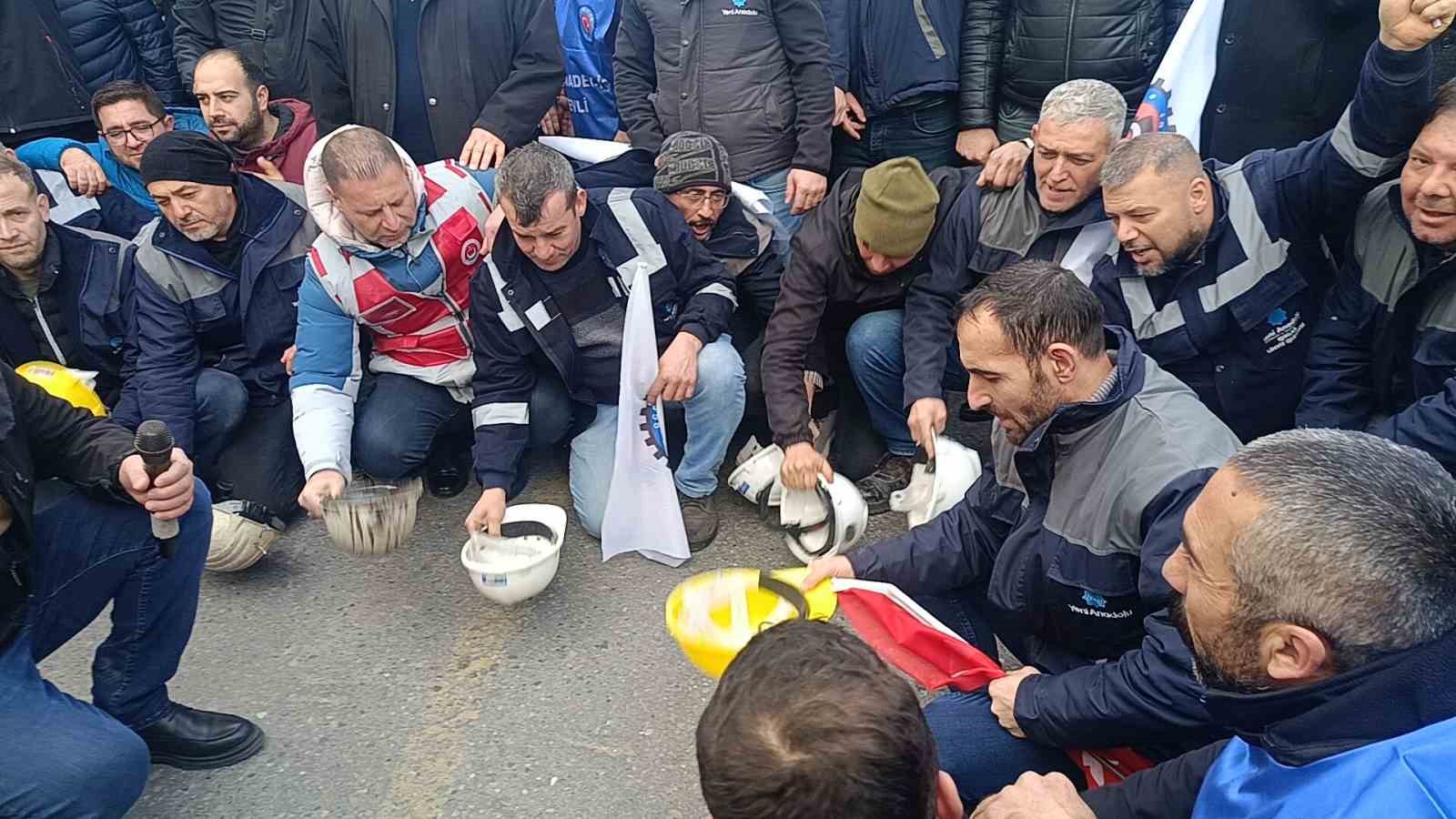 somada yuzlerce maden iscisi sehir merkezine yurudu 0 yzdv6udB