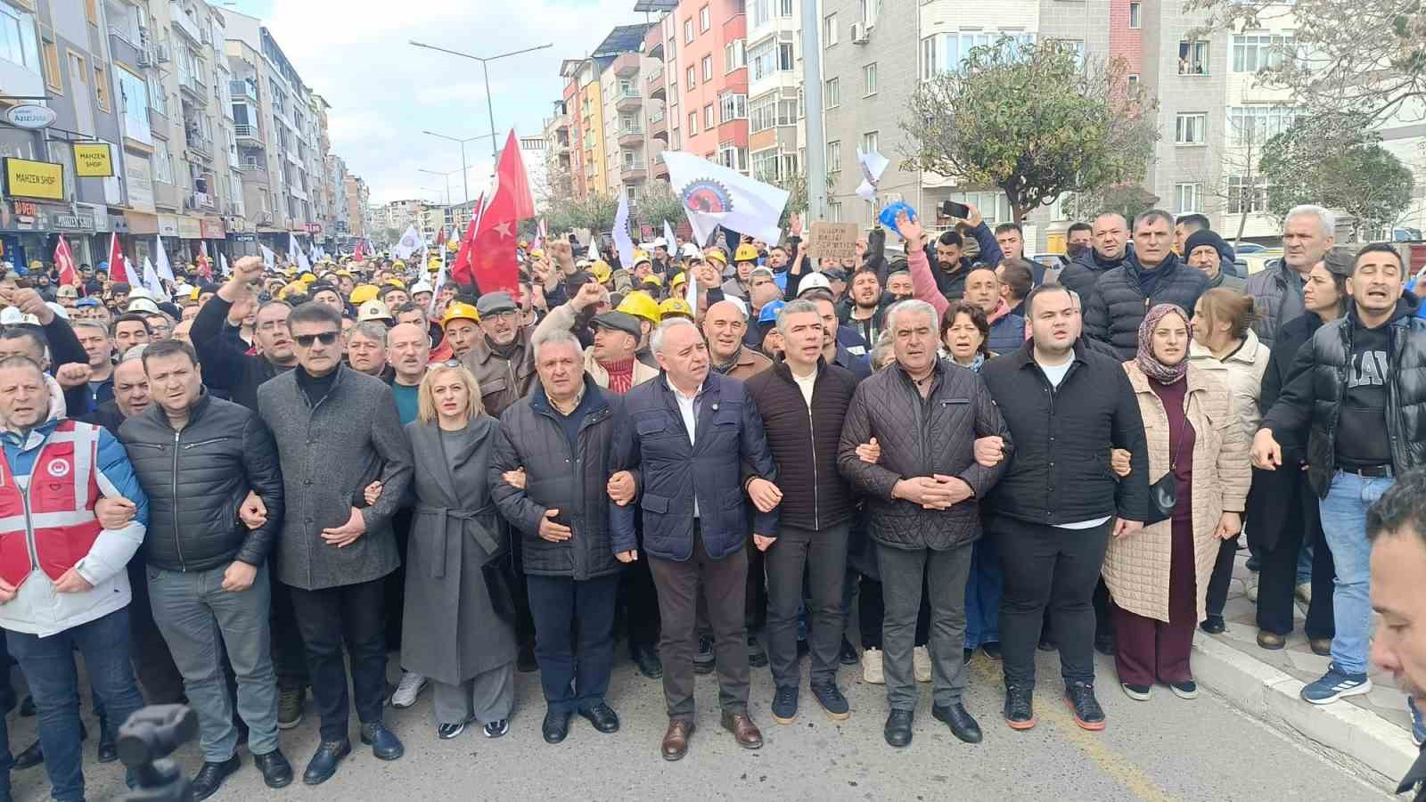 somada yuzlerce maden iscisi sehir merkezine yurudu 5