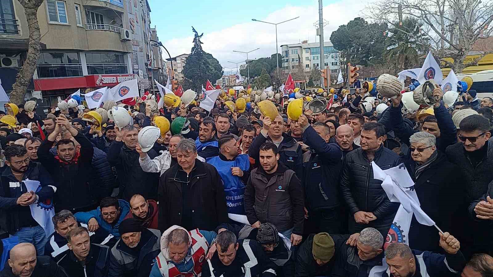 somada yuzlerce maden iscisi sehir merkezine yurudu 6 SIRQKSaC