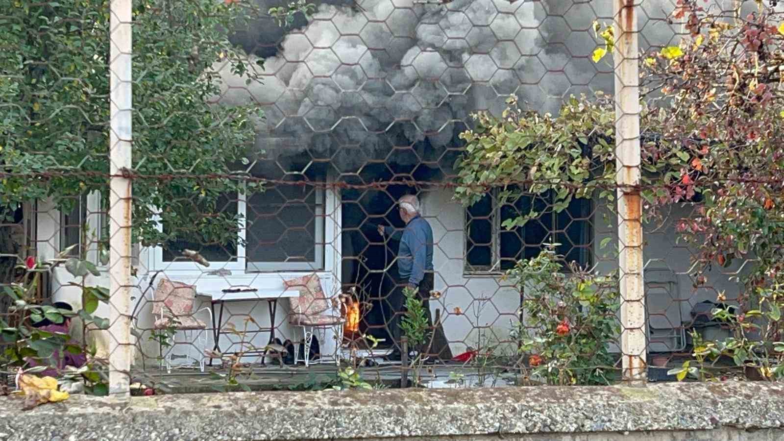 Şöminenin bacasından çıkan kıvılcım evi yaktı 5 sominenin bacasindan cikan kivilcim evi yakti 1 Ochih9Jq
