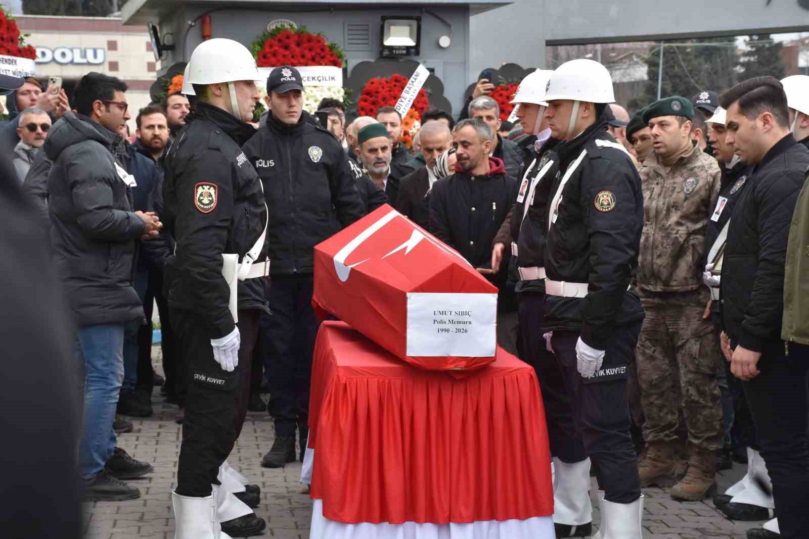 son veda yurek yakti kucuk kiz babasini tebessumle ugurladi 5 VjLv3FBh